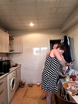  lady red  online show from 09/23/25, 02:13