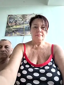  lady red  online show from 10/28/25, 12:48