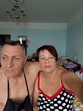  lady red  online show from 09/24/25, 06:09