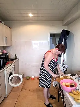  lady red  online show from 10/25/25, 12:04