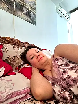  lady red  online show from 02/28/25, 05:59