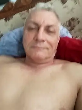  lady red  online show from 04/01/26, 05:20