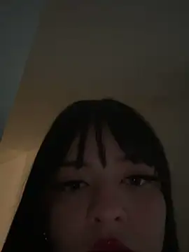 Snapshot of Elle chatting on 01/15/25, 02:49 Elle online show from 01/15/25, 02:49