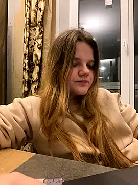 -MimmiLissa- online show from 11/18/25, 03:32