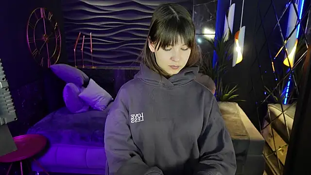 ElizaMild online show from 02/25/25, 07:38