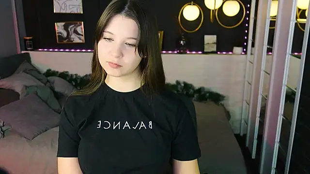 ElizaMild online show from 12/21/25, 01:46