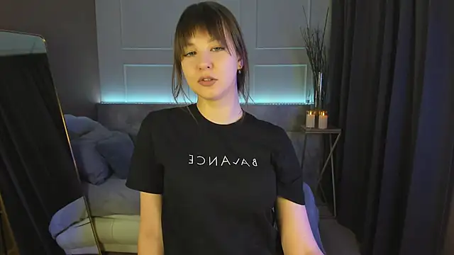 ElizaMild online show from 02/20/25, 01:40