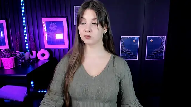 ElizaMild online show from 12/04/25, 01:21