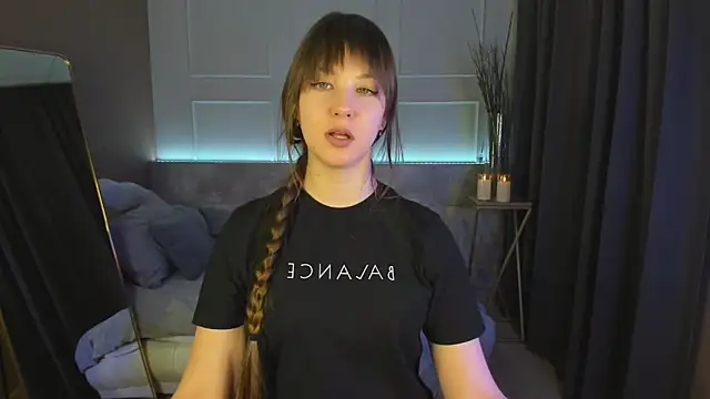 ElizaMild online show from 02/20/25, 04:58