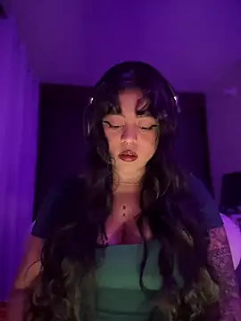 Snapshot of Naiara_sex chatting on 11/19/25, 06:02 Naiara sex online show from 11/19/25, 06:02