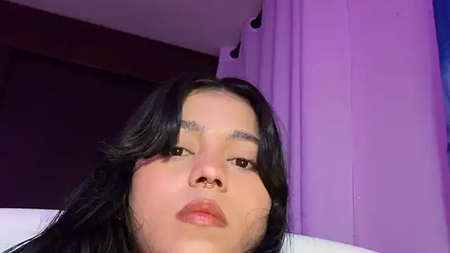 Snapshot of Naiara_sex chatting on 10/29/25, 04:11 Naiara sex online show from 10/29/25, 04:11