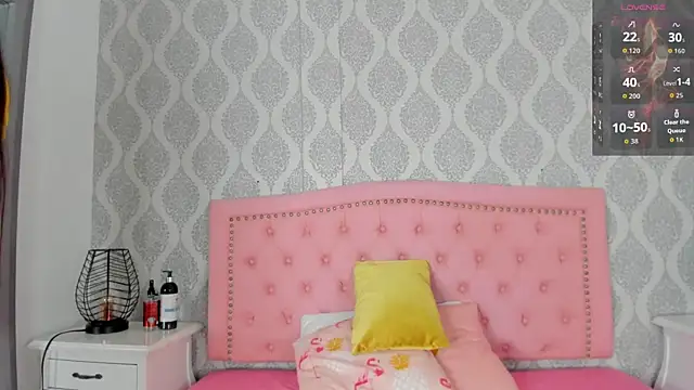 Snapshot of Princsgirl_ chatting on 06/17/26, 06:29 Princsgirl online show from 06/17/26, 06:29