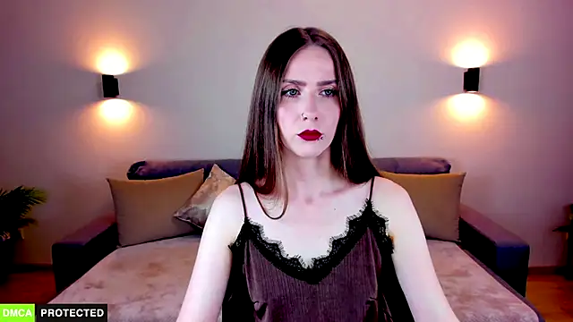 TheWoman   online show from 12/18/25, 06:56