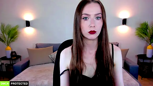 Snapshot of TheWoman__ chatting on 07/03/26, 10:44 TheWoman online show from 07/03/26, 10:44