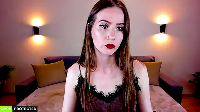 TheWoman   online show from 10/08/25, 06:19