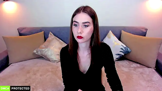 TheWoman   online show from 03/19/25, 06:34