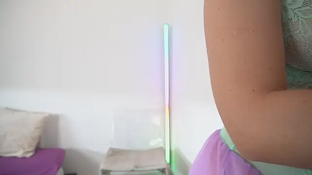 Snapshot of new_dee chatting on 11/26/25, 11:54 new dee online show from 11/26/25, 11:54