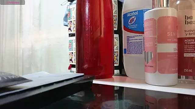 Snapshot of katalinahell2 chatting on 09/23/25, 09:33 katalinahell2 online show from 09/23/25, 09:33