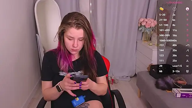 Mira Falls online show from 10/10/25, 06:03