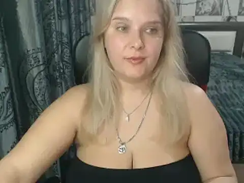 Snapshot of Boolochka chatting on 03/08/25, 09:08 Boolochka online show from 03/08/25, 09:08