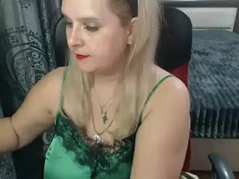 Snapshot of Boolochka chatting on 03/12/25, 07:25 Boolochka online show from 03/12/25, 07:25