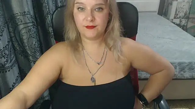 Snapshot of Boolochka chatting on 10/15/25, 07:22 Boolochka online show from 10/15/25, 07:22