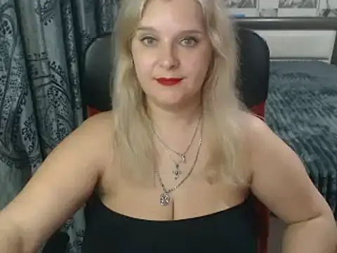 Snapshot of Boolochka chatting on 03/10/25, 06:45 Boolochka online show from 03/10/25, 06:45