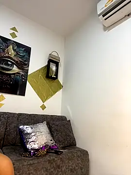 Shantal Lovee online show from 11/23/25, 06:07