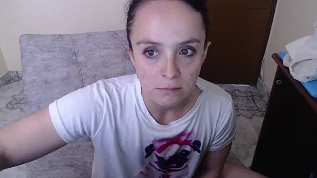 Snapshot of antara_hotgirl chatting on 06/19/26, 08:47 antara hotgirl online show from 06/19/26, 08:47