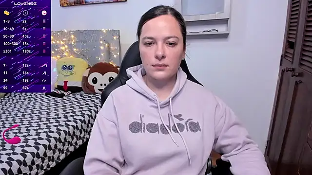 angelaagomez online show from 10/16/25, 05:54