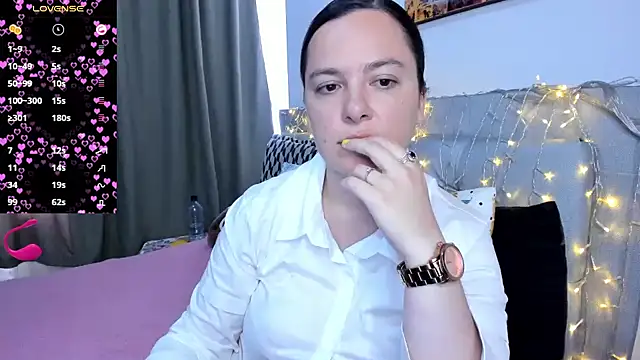 angelaagomez online show from 04/13/26, 06:01