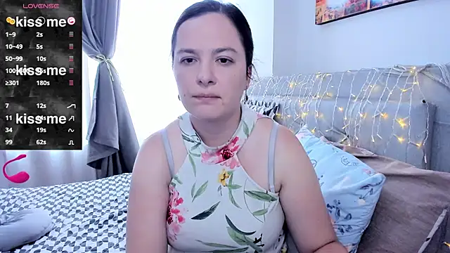 angelaagomez online show from 05/05/26, 06:33