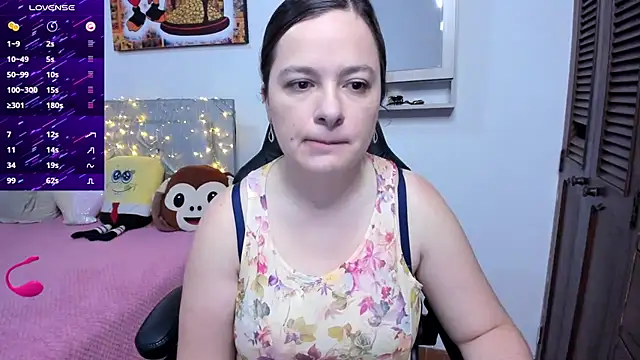 angelaagomez online show from 11/26/25, 05:35