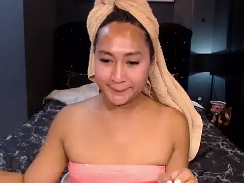 HOTTESTCANDYTS online show from 04/18/26, 09:33