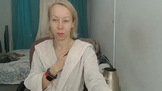 LuxuryNika online show from 11/07/25, 10:42