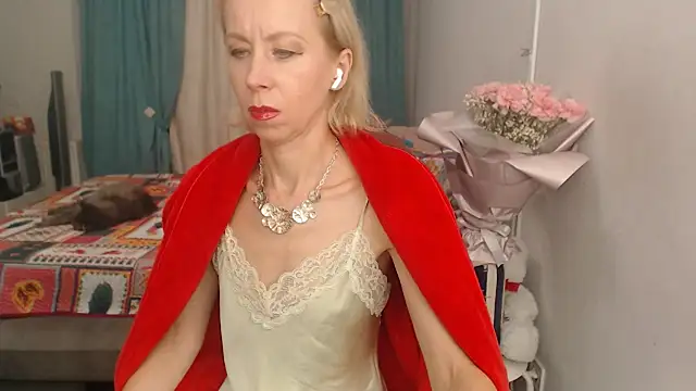 LuxuryNika online show from 10/10/25, 02:40