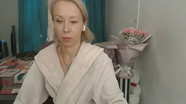 LuxuryNika online show from 10/01/25, 10:41