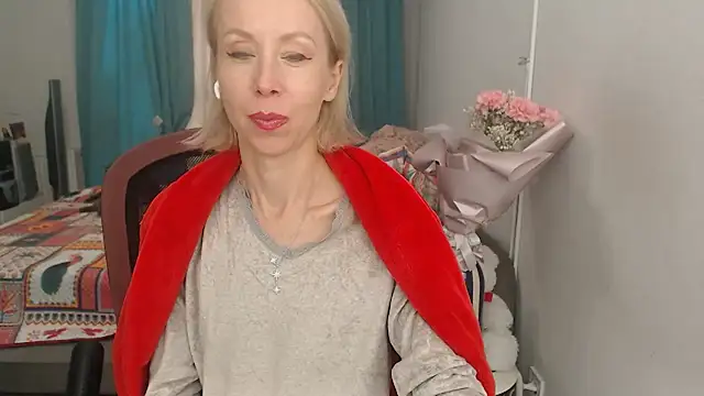 LuxuryNika online show from 10/06/25, 01:34