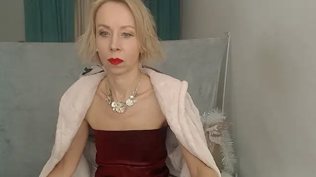 LuxuryNika online show from 01/13/26, 05:28