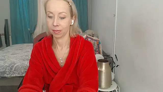 LuxuryNika online show from 11/12/25, 09:24