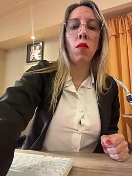 Gatitacarlita online show from 04/29/26, 12:20