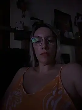 Gatitacarlita online show from 12/20/25, 10:56