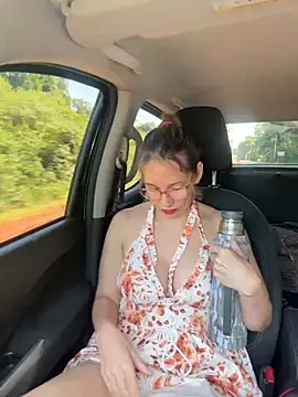 Gatitacarlita online show from 11/28/25, 12:27