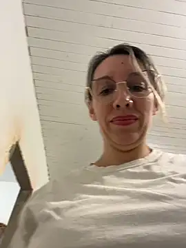 Gatitacarlita online show from 05/19/26, 05:31