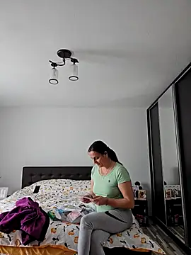 IsabelleCraft online show from 03/27/26, 09:54