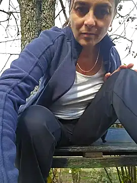 IsabelleCraft online show from 11/22/25, 11:31