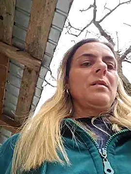 IsabelleCraft online show from 03/22/25, 01:41