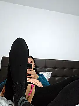 IsabelleCraft online show from 10/21/25, 08:19