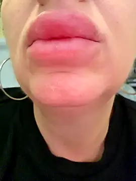 Snapshot of Adivaaa chatting on 11/25/25, 10:26 Adivaaa online show from 11/25/25, 10:26