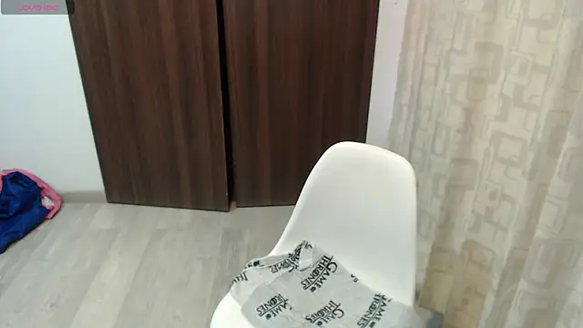 Snapshot of valevicious chatting on 03/04/25, 05:24 valevicious online show from 03/04/25, 05:24